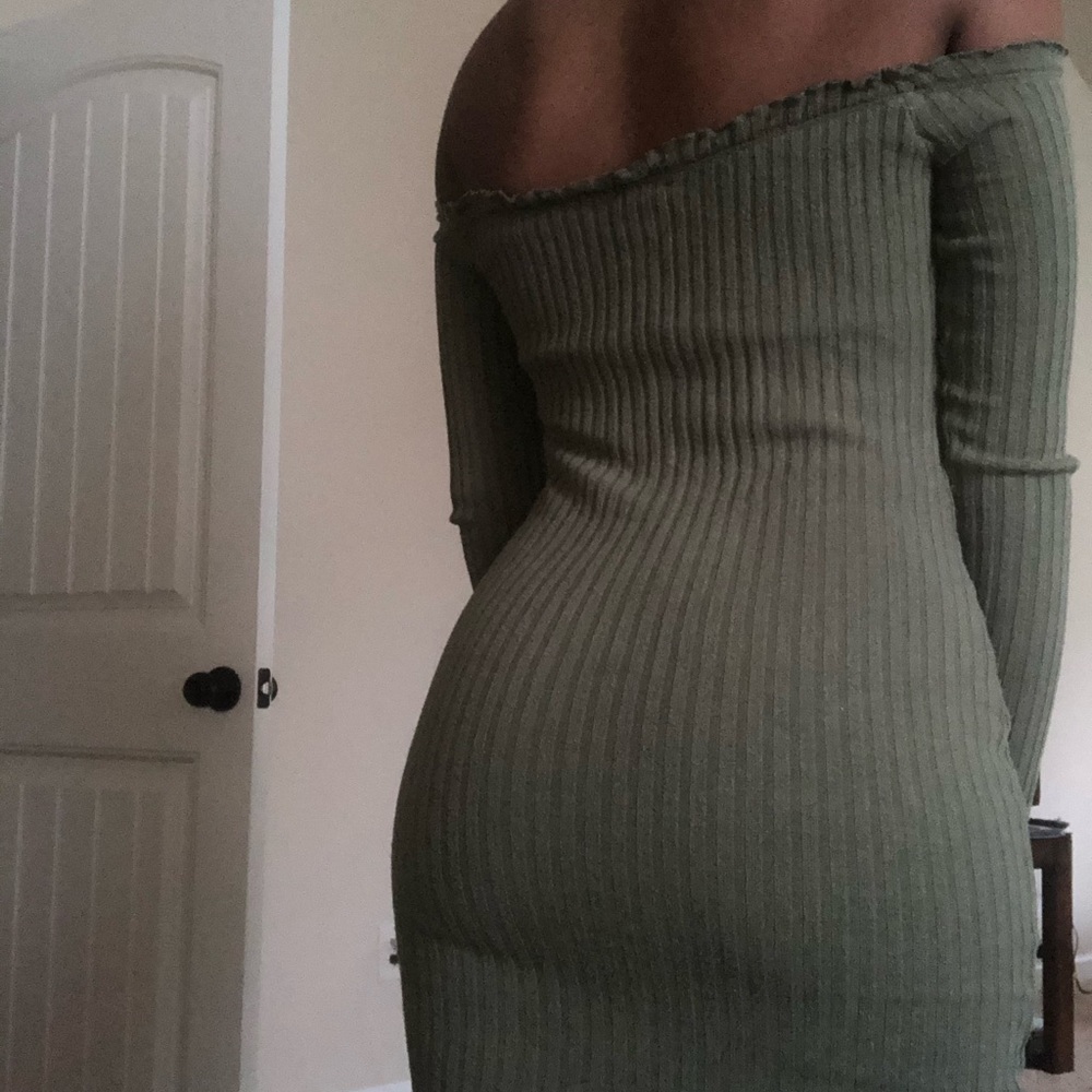 dress - Picture 3 of 4